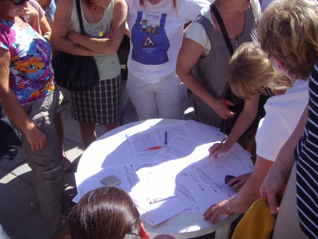 Protestný míting učiteľov pred ústavným výborom